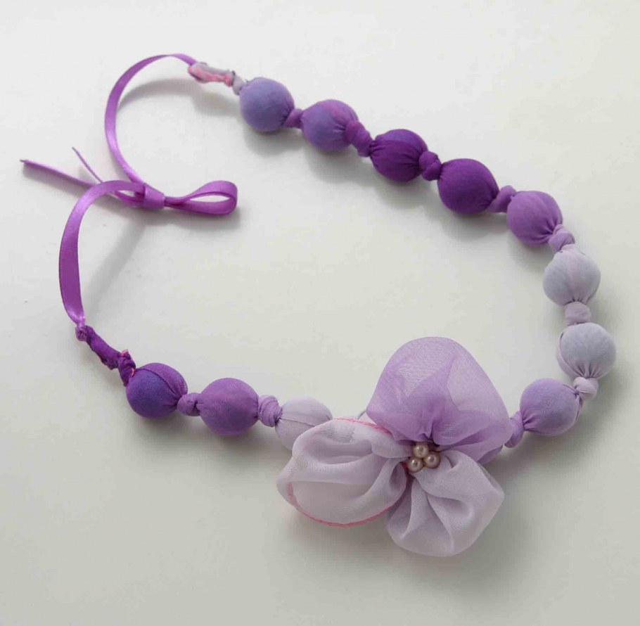 Бусы из ткани