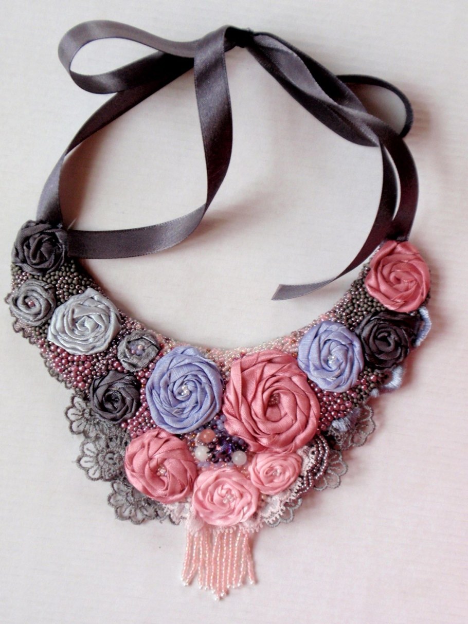 Колье из ткани