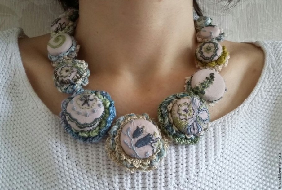 Модные текстильные украшения