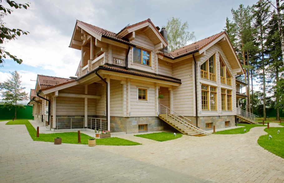 Дом светлый сруб