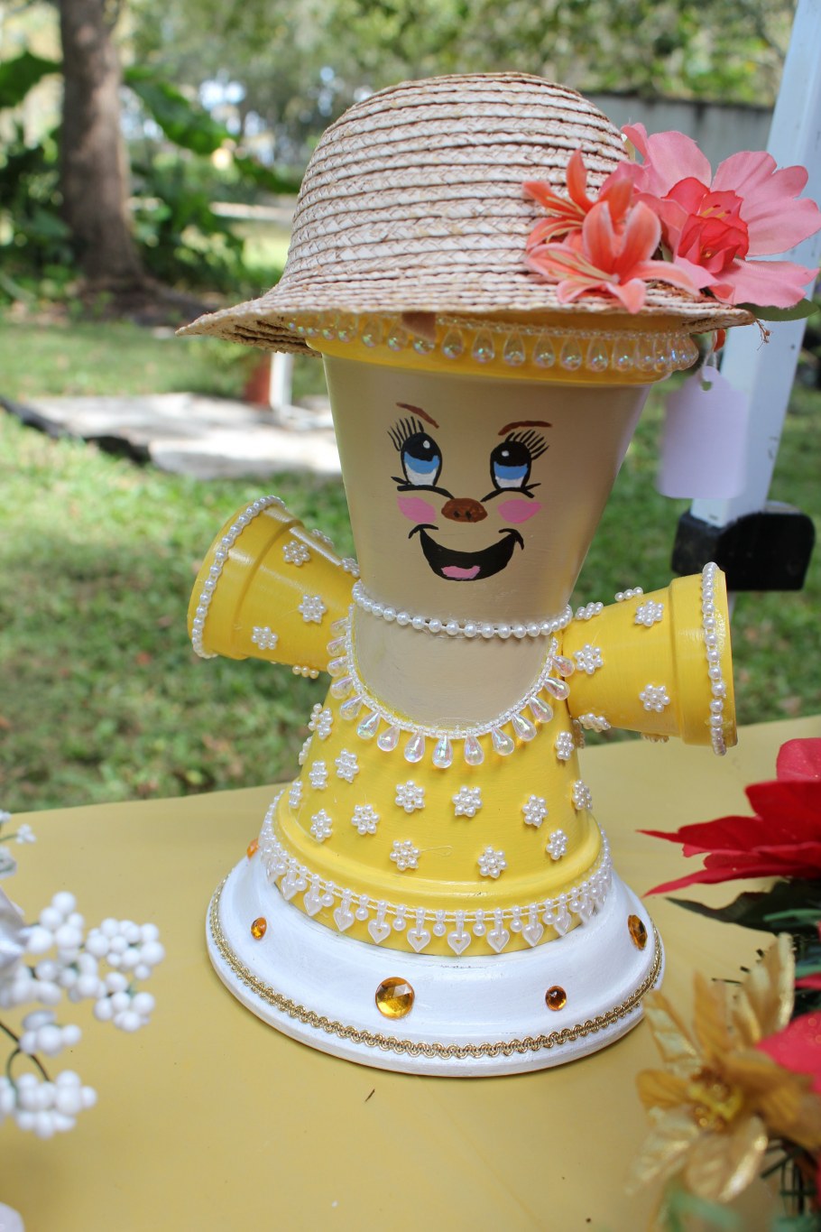 Маяк из цветочных горшков