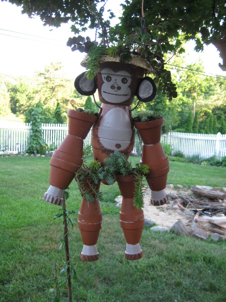 Паровозик из горшков для цветов