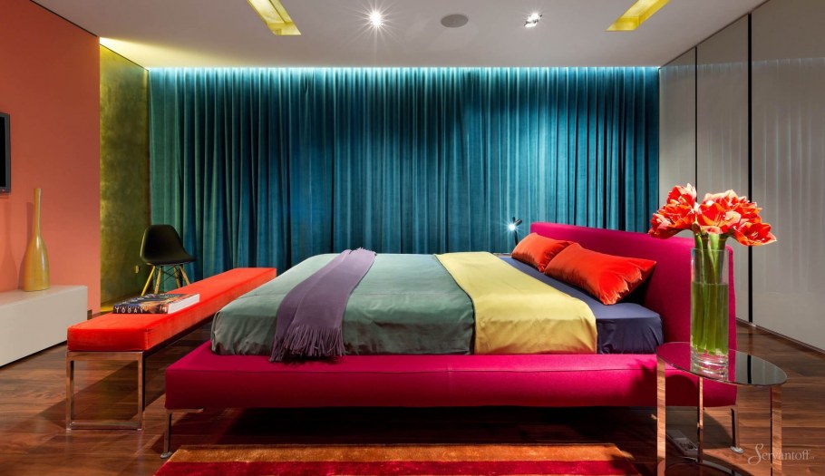 Яркая спальня в современном стиле