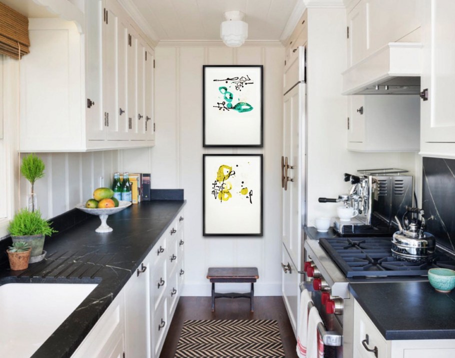 Интерьер узкой кухни