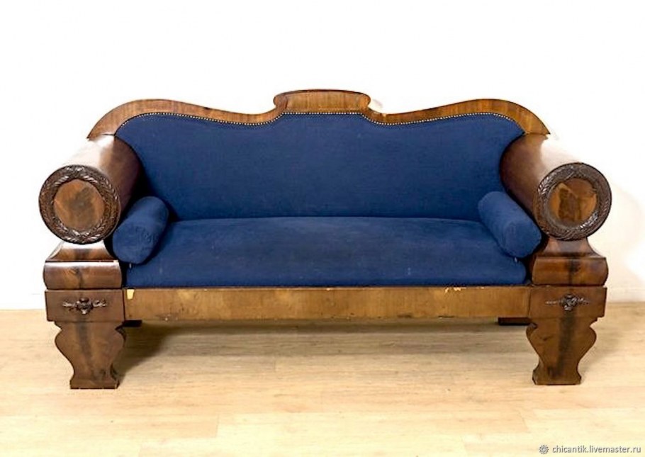 Старинный диван бидермейер