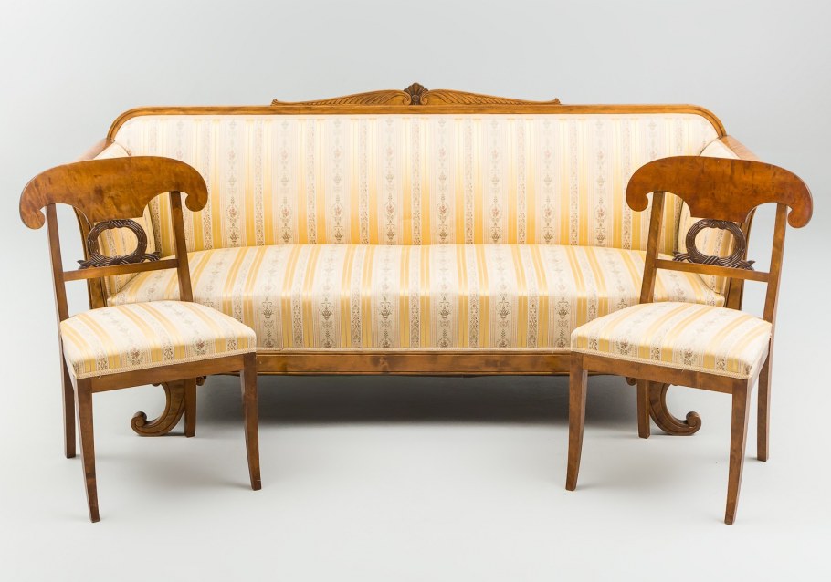 Диван в стиле бидермейер
