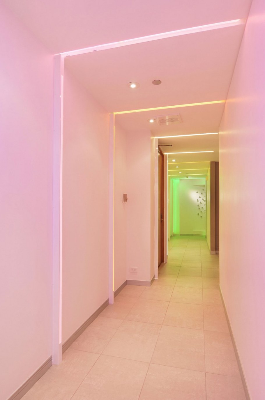 Прихожая в нежных тонах