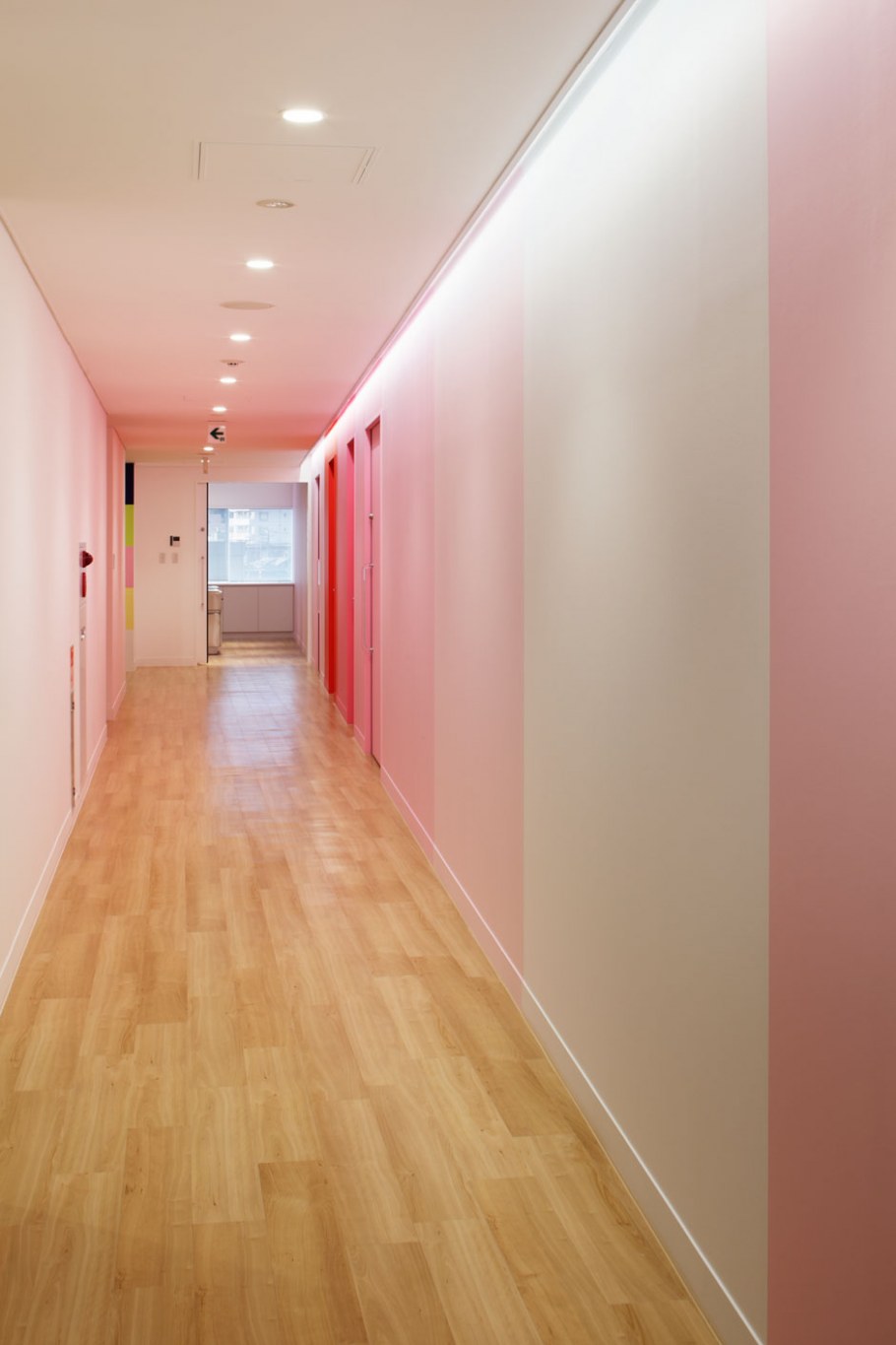 Прихожая в лавандовых тонах