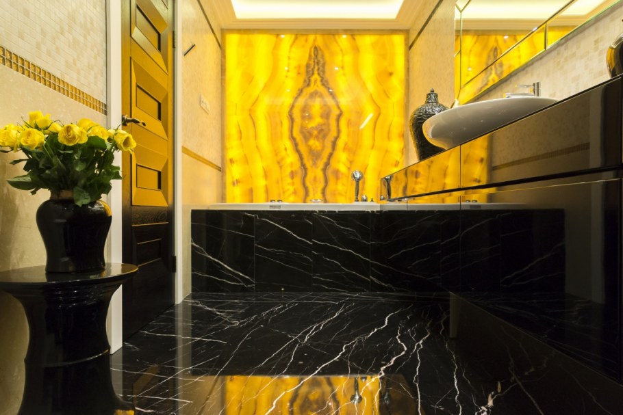 Плитка из оникса с подсветкой