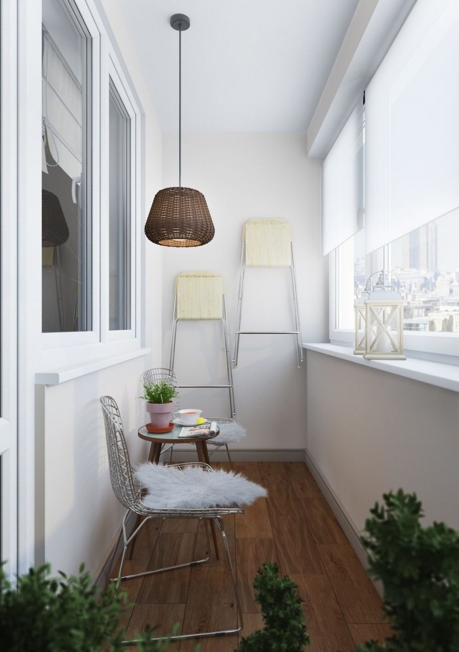 Бело розовый балкон