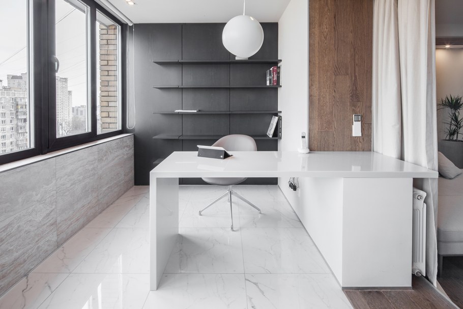 Балкон в серых тонах