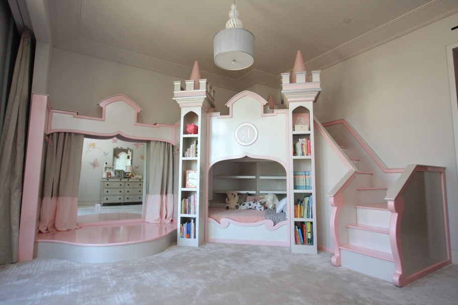 Кровать замок принцессы