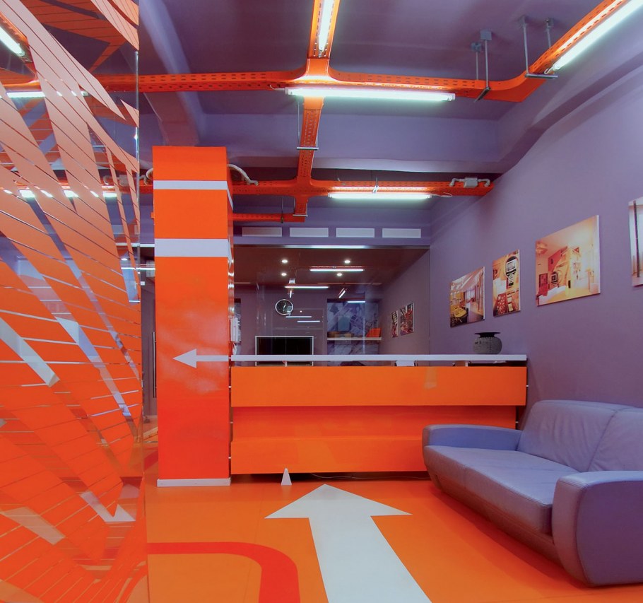 Яркая кухня