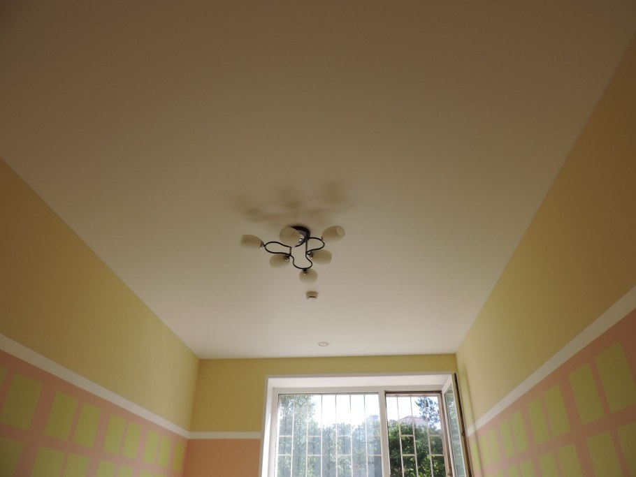 Матовый натяжной потолок