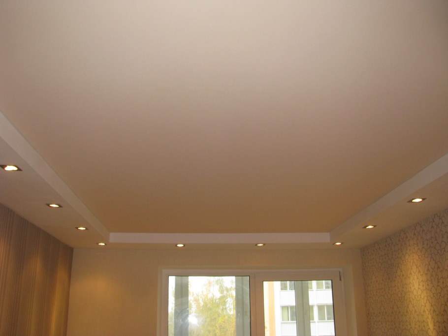 Одноуровневые потолки