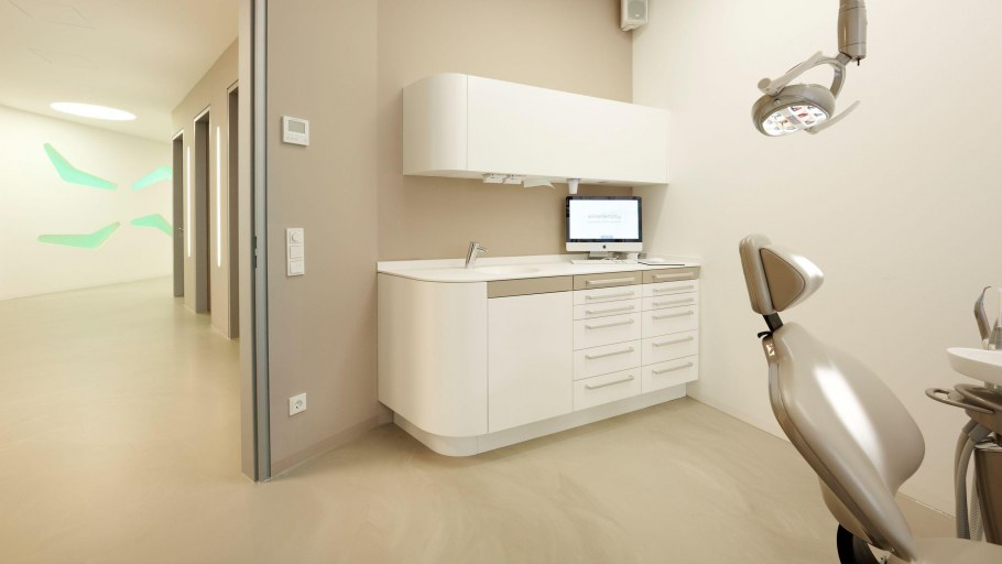 Перегородка в стоматологическом кабинете