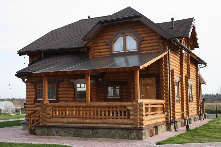 Дом из оцилиндрованного бревна