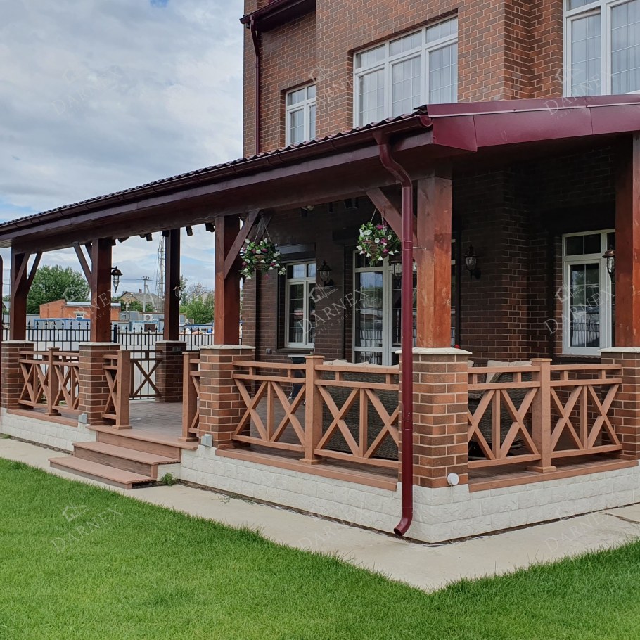 Застекленная деревянная веранда