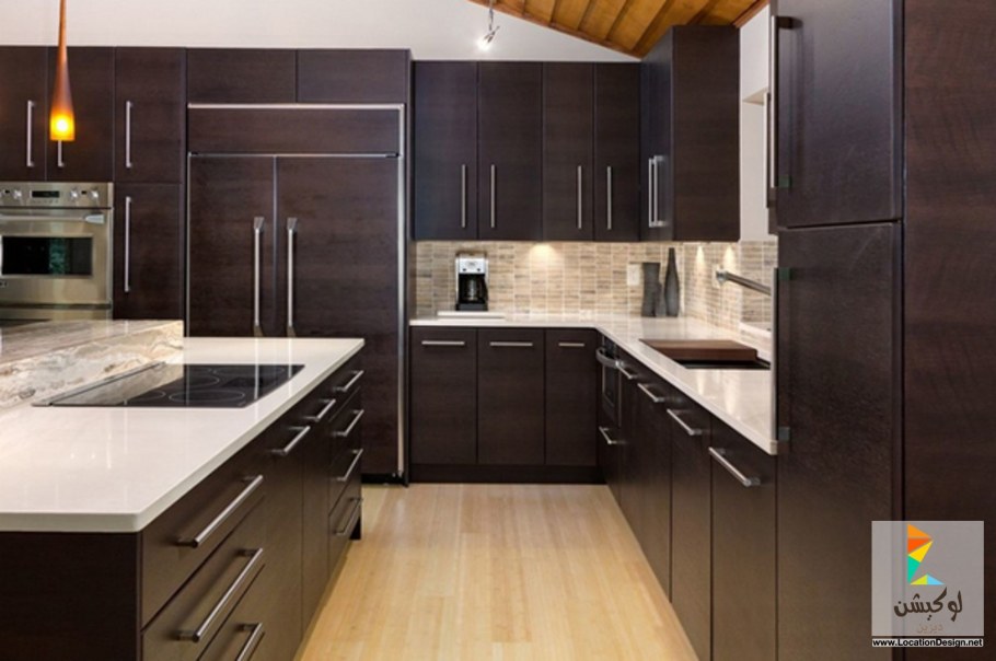 Монитор, встроенный в кухонный гарнитур дизайн