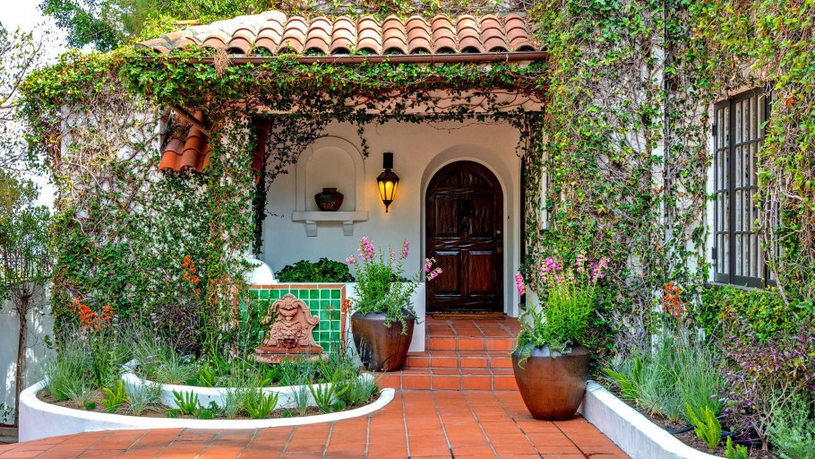 Дом с апельсиновым садом