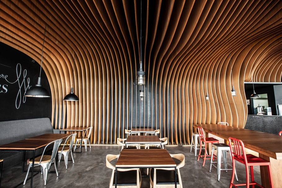 Интерьер кафе “шесть градусов” в Джакарте, Индонезия