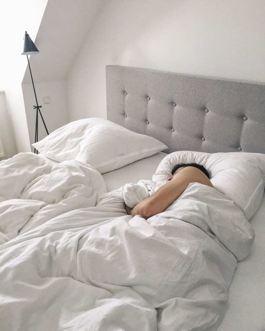 Сон в кровати