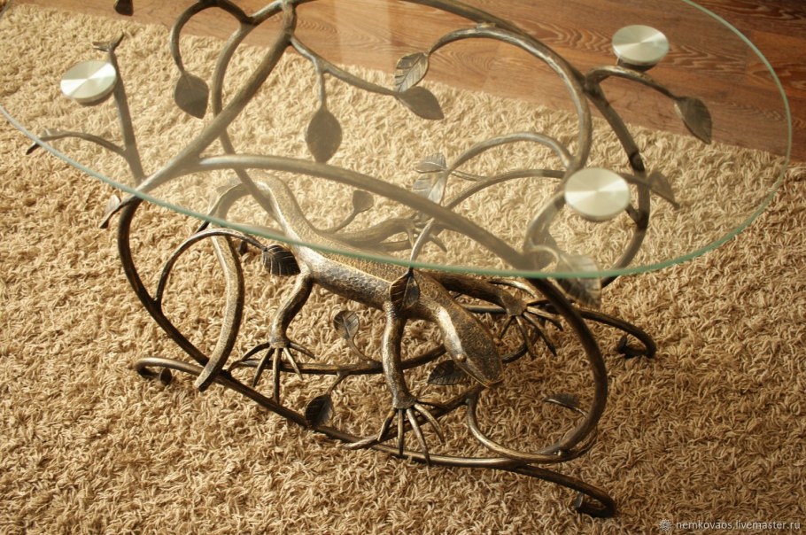 Журнальные кованые столики с цветами