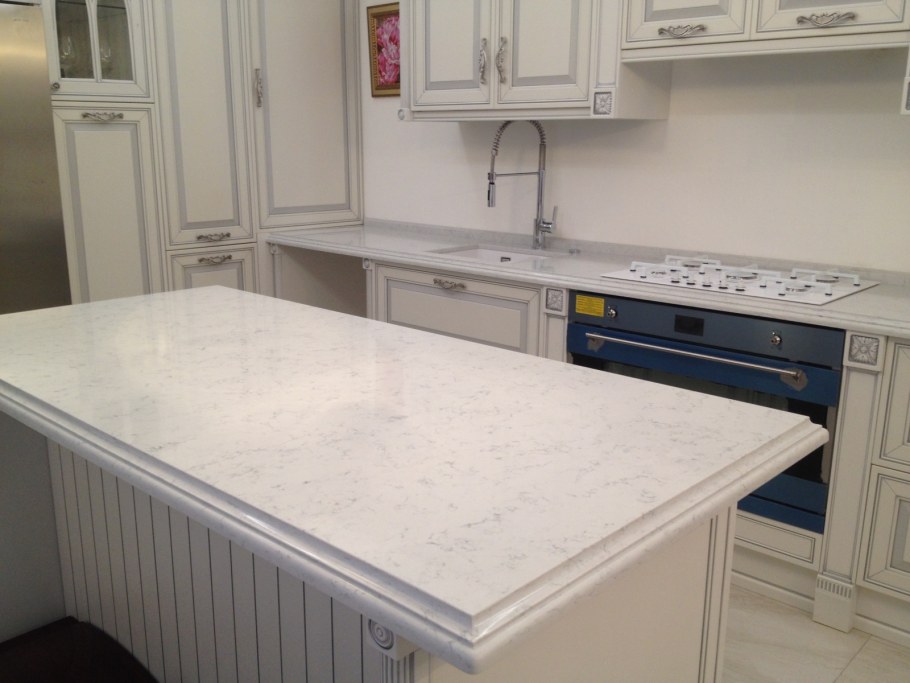 Столешница Staron стык