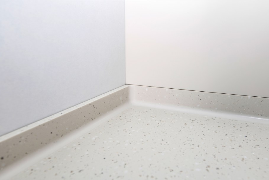 Corian плинтус