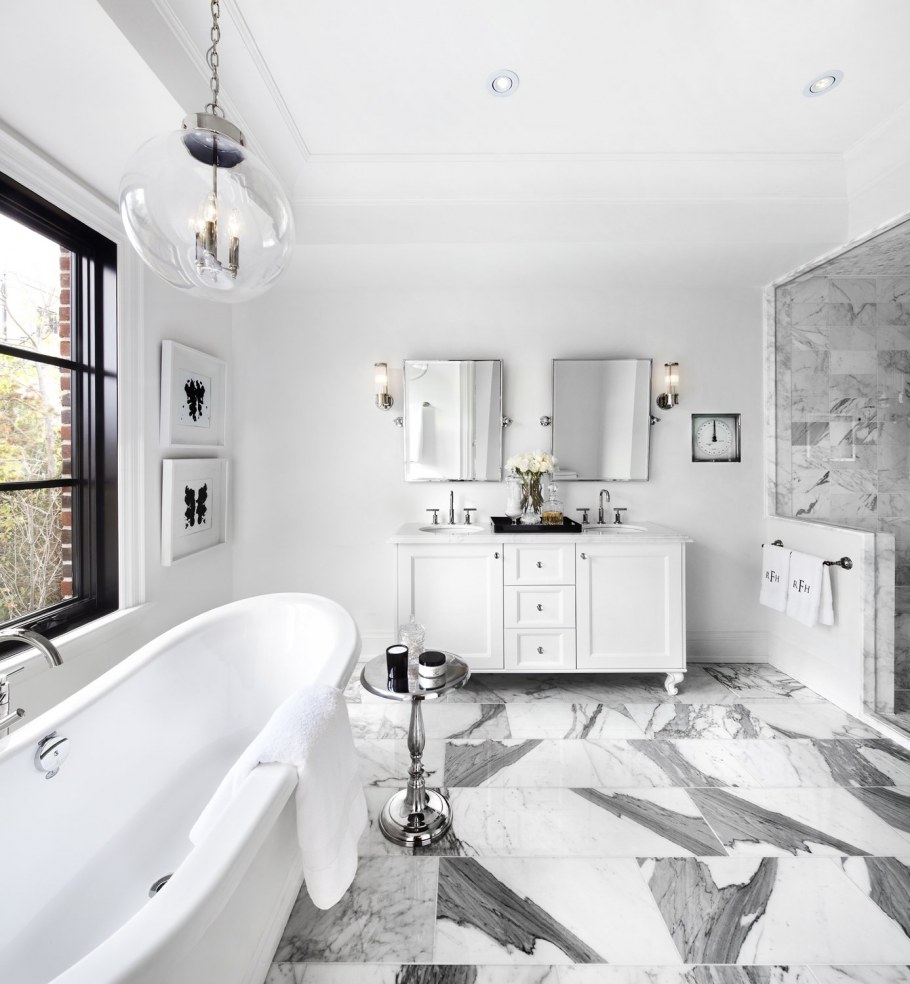 Ванная комната в белом стиле