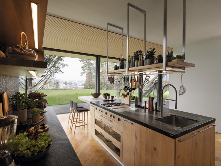 Изумрудная кухня лофт