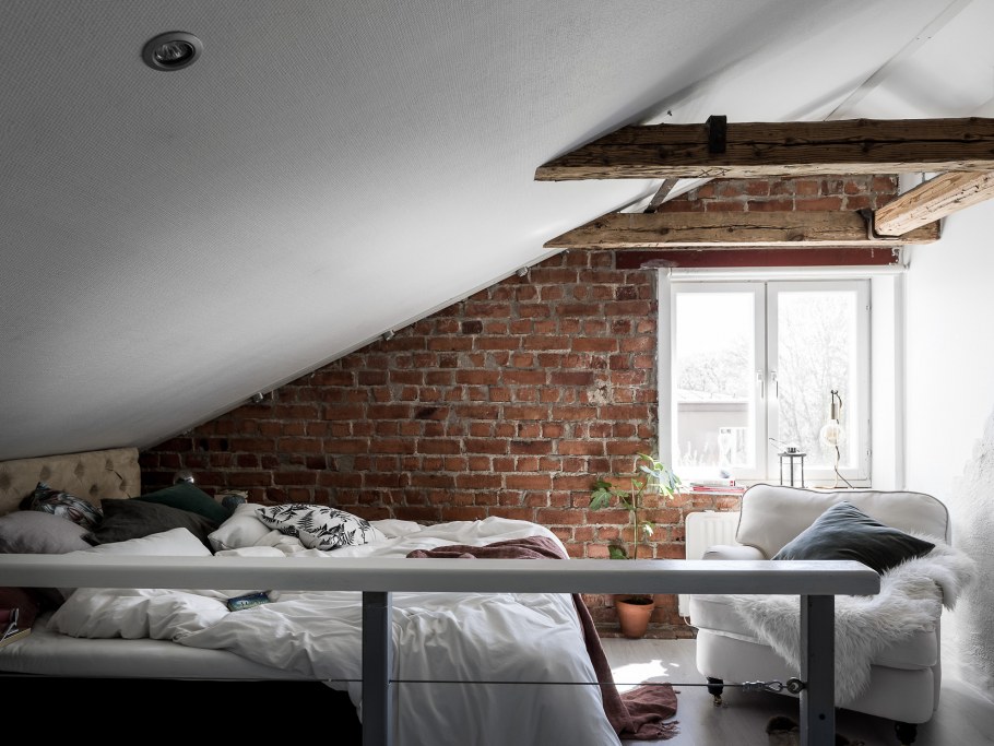 Мансарда с треугольной крышей