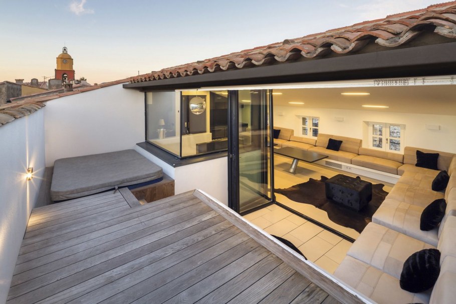 Комната под крышей