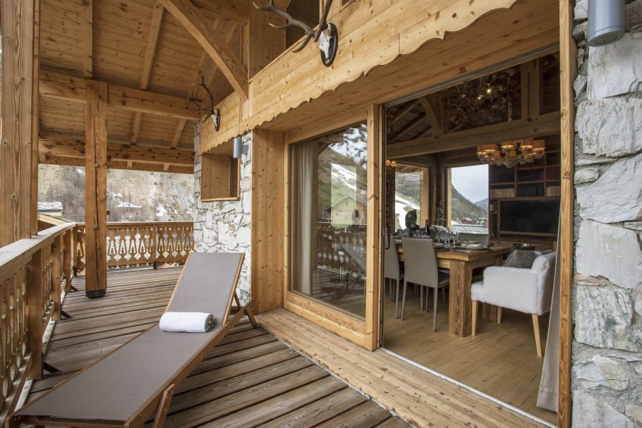 Терраса в альпийском стиле