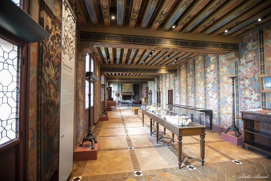 Гостиная в стиле Барокко с камином