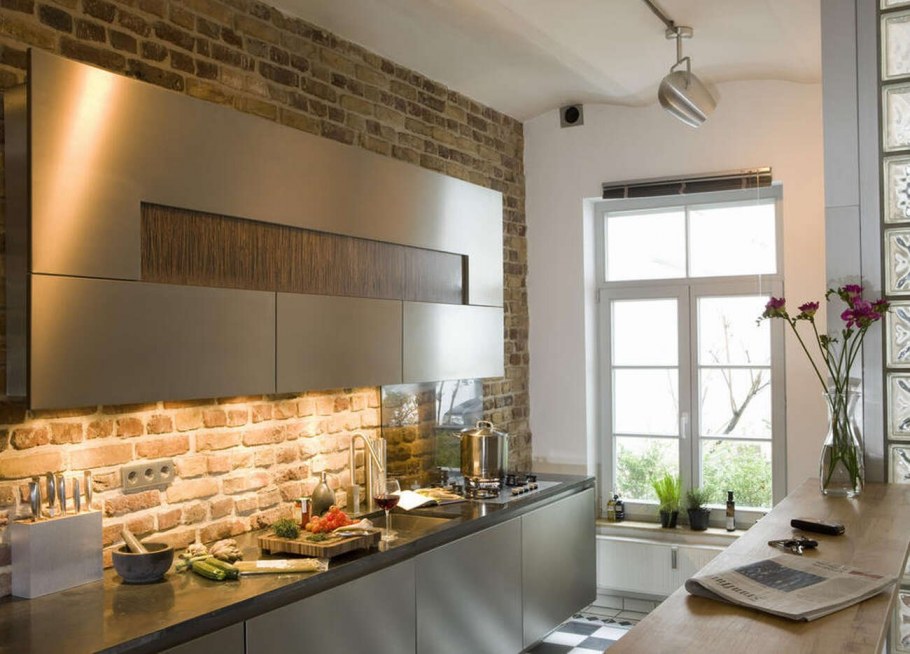 Декоративный кирпич на кухне