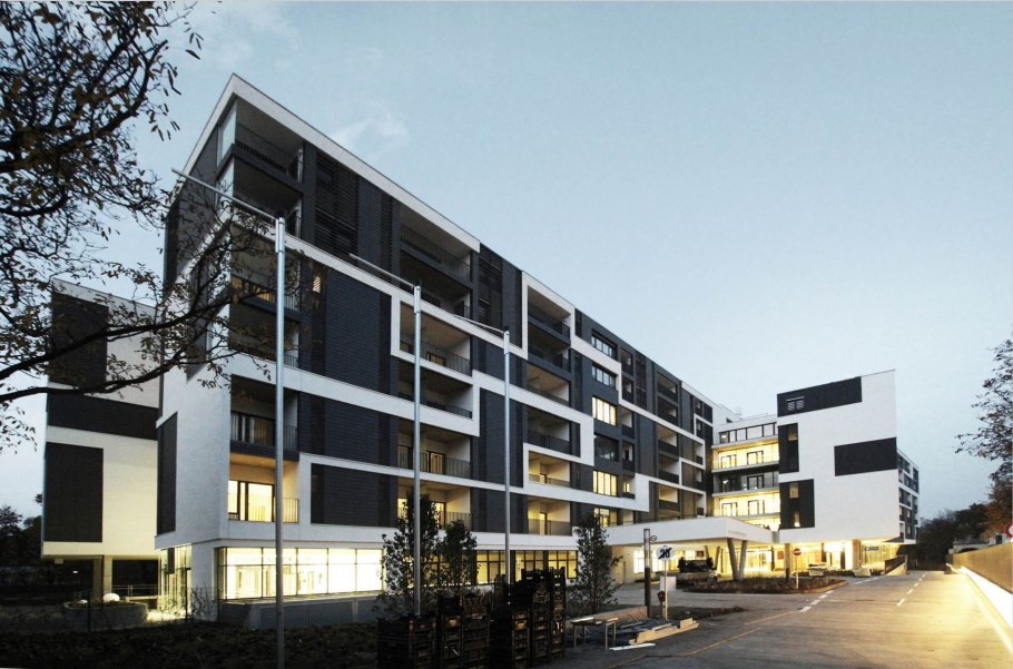 Современный секционный дом