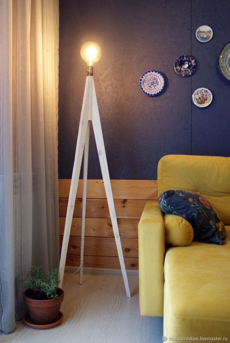 Торшер напольный Tripod Bend 2 производитель мастерская света Moon Room