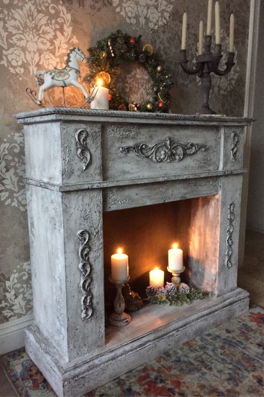 Средневековый камин