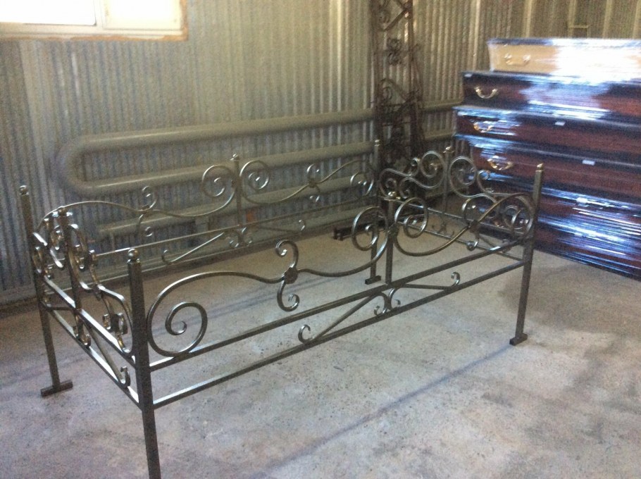 Низкие кованые ограждения