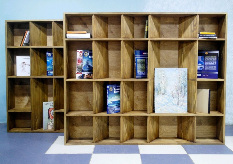 Полка для коллекции