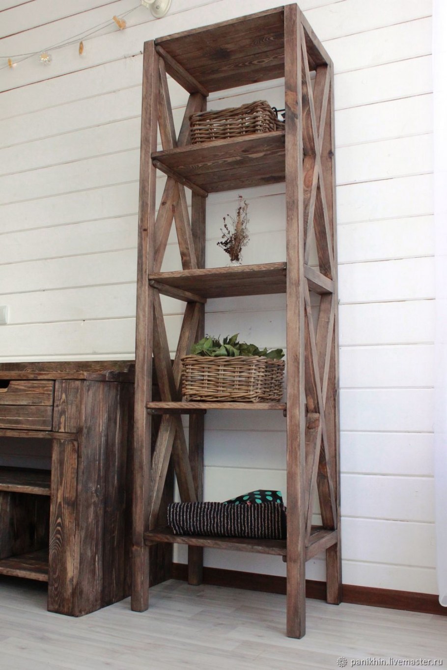 Этажерка деревянная