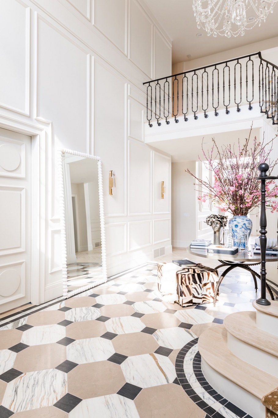 Плитка в коридор Неоклассика