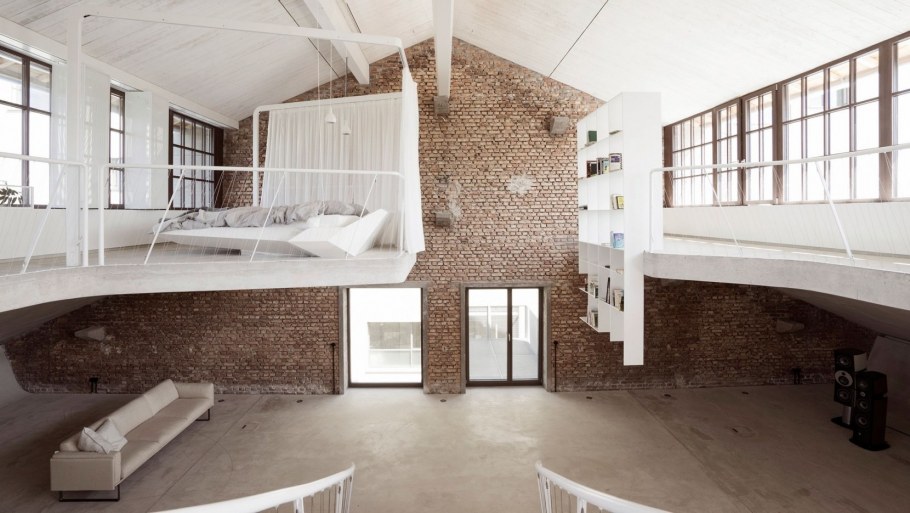 Двухэтажный офис в стиле лофт