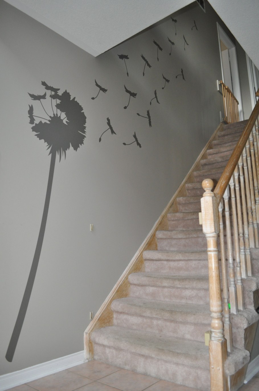 Бирюзовый цвет стен в коридоре