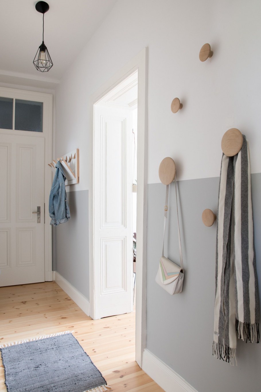 Крашеные стены в коридоре