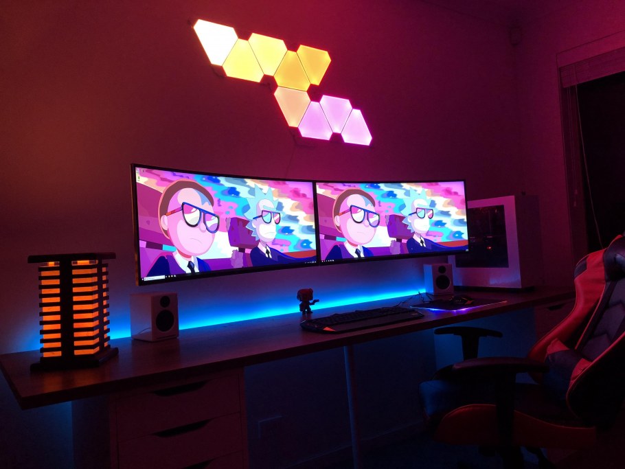 Неоновая комната геймера