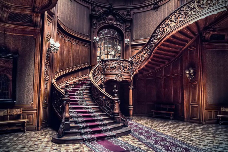 Лестница в замке Пелеш