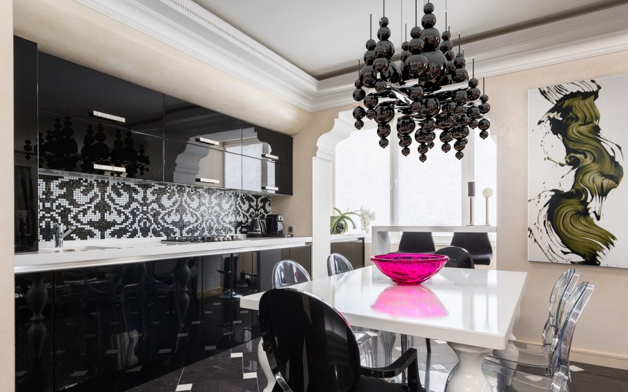 Черная кухня в стиле арт деко