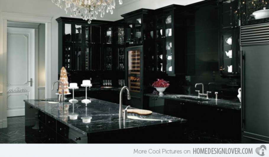 Кухня в готическом стиле черная